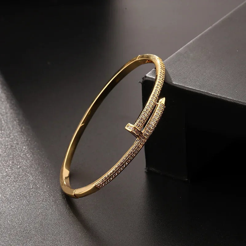 GOLD NAGEL