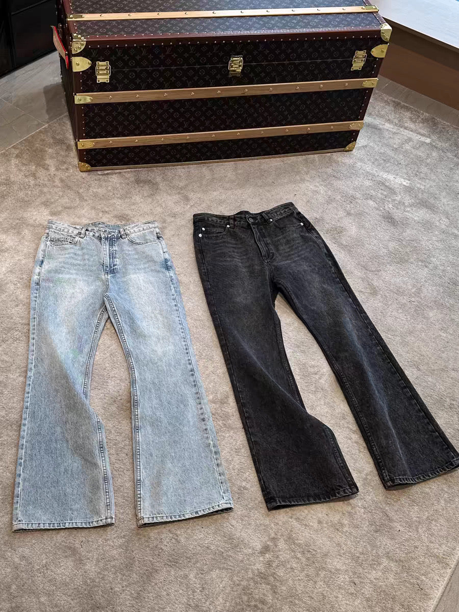 STRAIGHT FIT JEANS