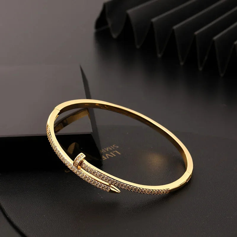GOLD NAGEL