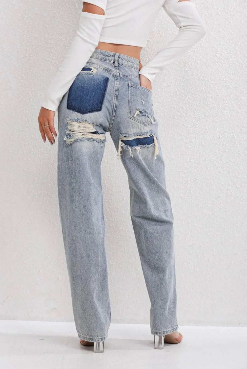 RIPPED STRAIGHT JEANS
